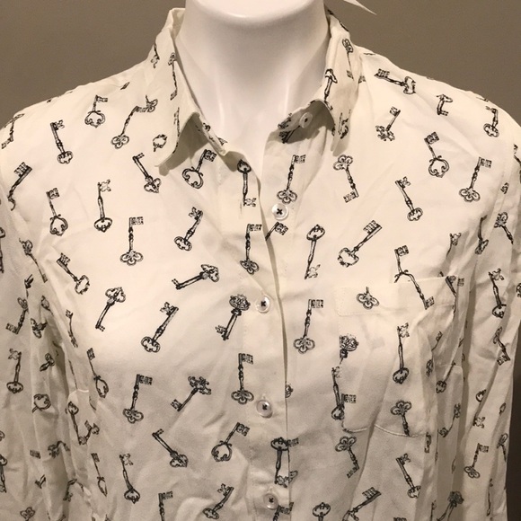 NWT Dressbarn Key Blouse Sz M - Picture 1 of 8